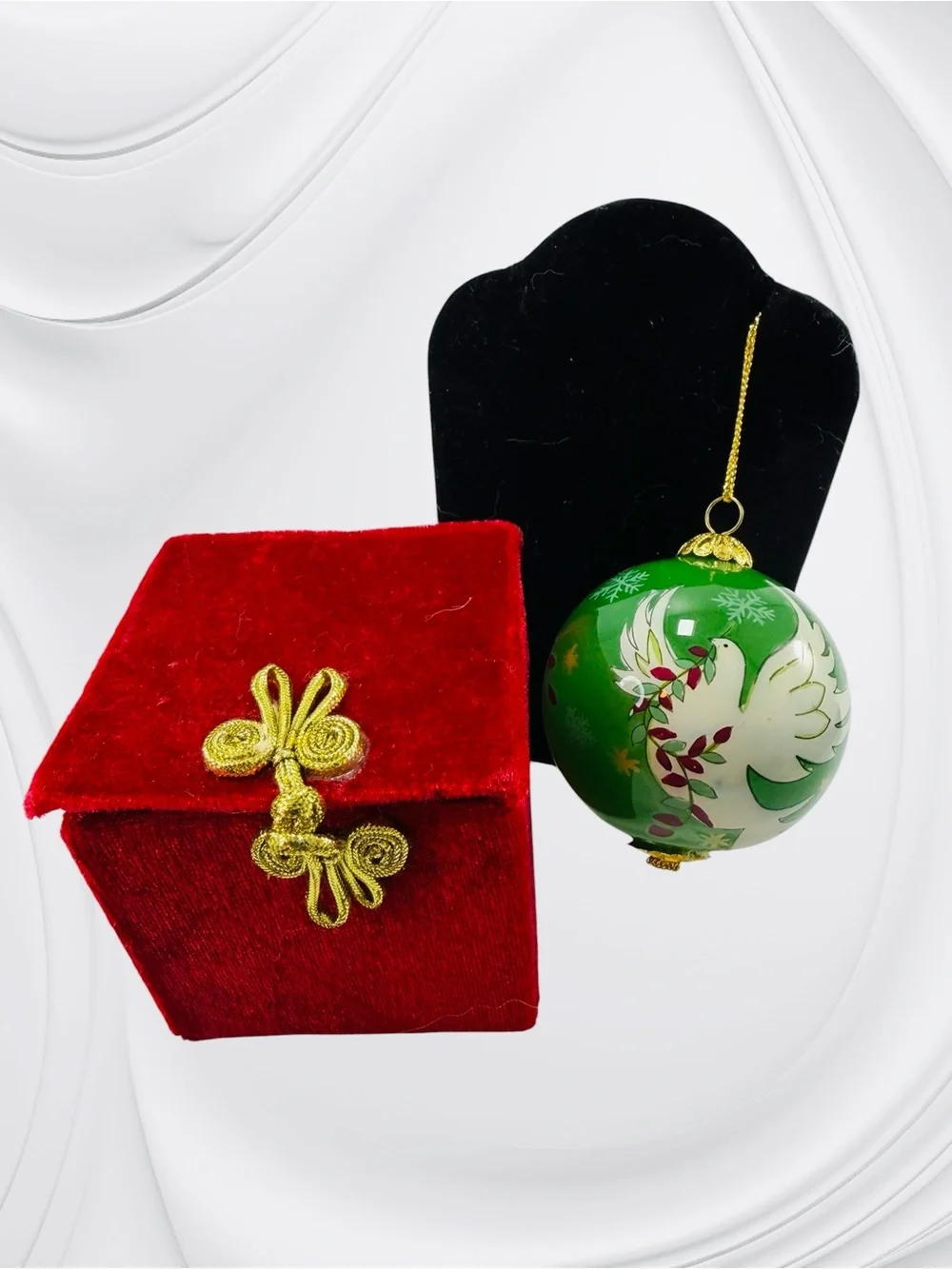 Pier 1 Imports Li Bien Christmas Green Ornament 2013 White Dove Bird Holly Box